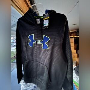 LARGE UNDER ARMOR HOODIE